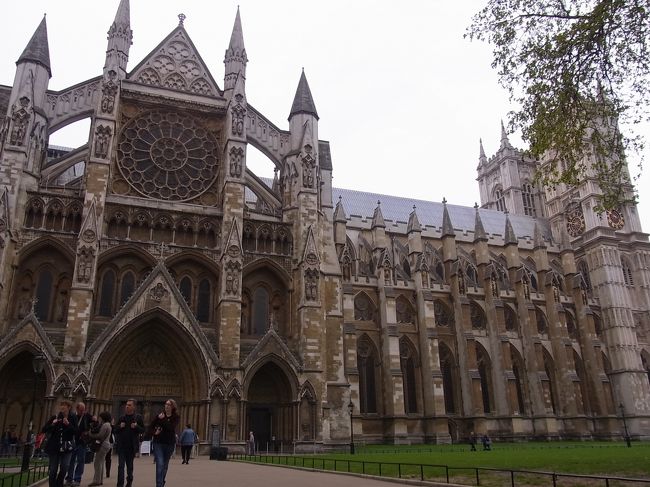 横から見たウェストミンスター寺院！