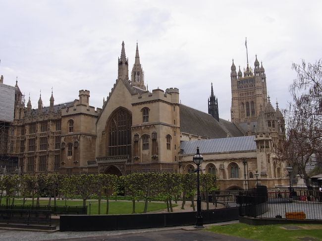 the Palace of Westminster！<br />どこが議会なんだろーーー<br />と思いながら柵にしがみついて撮影ｗ<br />