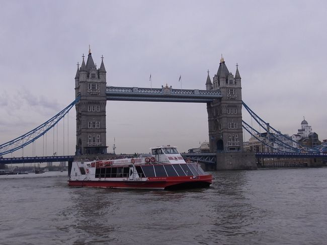 行きはLDRでGreenwitchまで行きましたが<br />帰りはThemsをクルーズしながら中心地に<br />戻ってきました！<br />Themsから眺めるロンドンの町もステキでした♪<br />