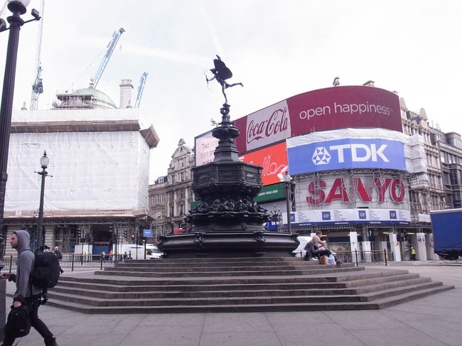 Piccadilly Circusのｴﾛｽくん。<br />バックが工事中でちょっと残念・・・