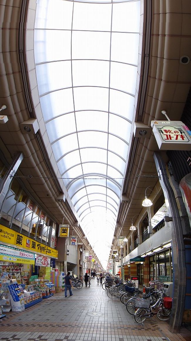 武蔵小山の商店街。<br />スイングパノラマで撮ってみました。