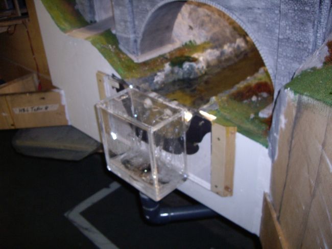 川もちゃんと水が流れているんです。排水、循環設備もあります。