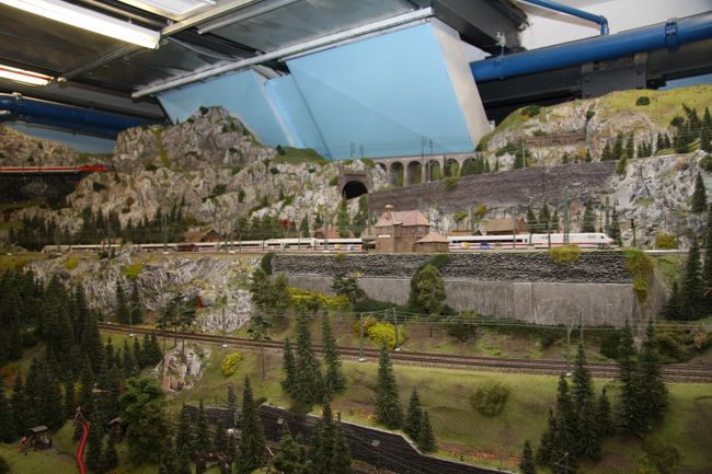 この左上の部分に列車が出てきます。