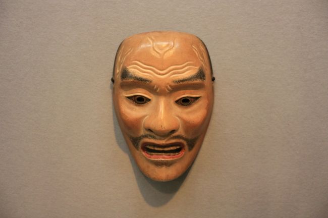 井伊家伝来の能面・能装束 : 特別展 [図録](彦根城博物館 編