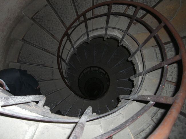 螺旋階段を再び下ります