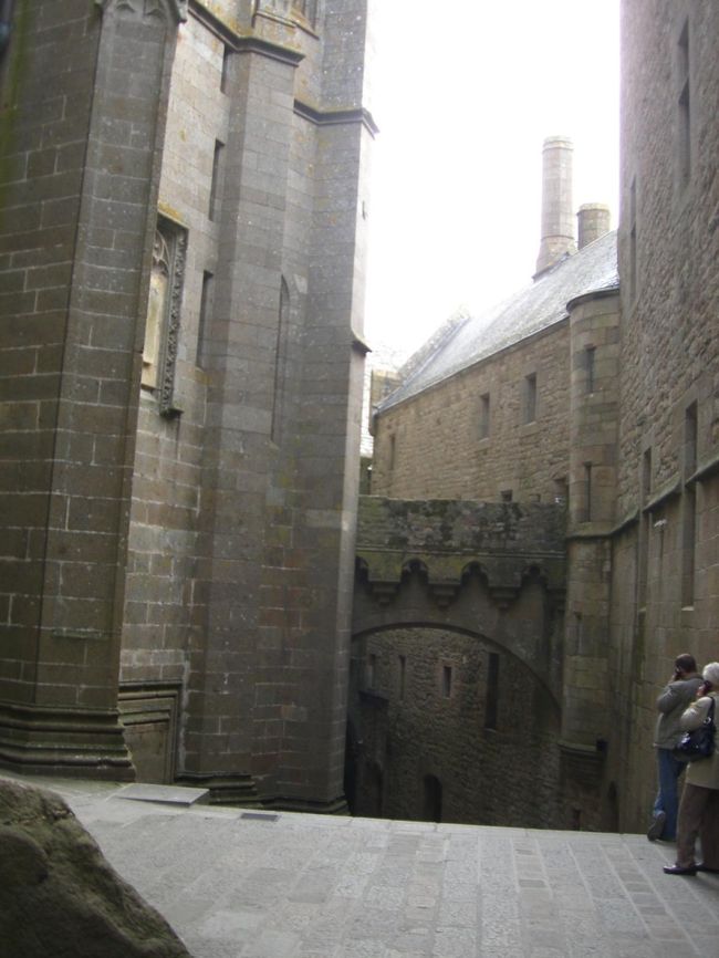 聖堂につながる大階段。朝なので人もまばら