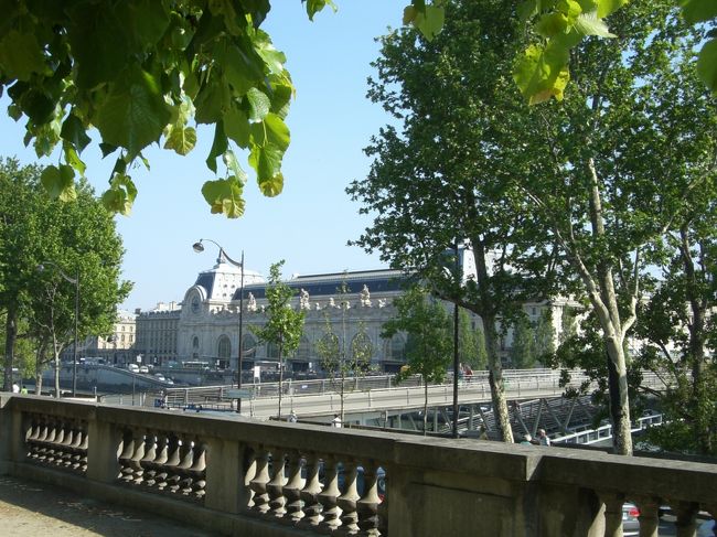 セーヌ川のすぐそば<br />気持ちいい風が吹いています