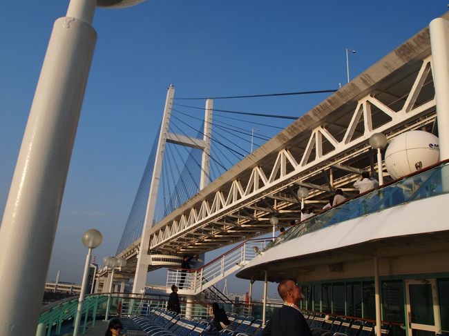 横浜ベイブリッジまもなく通過