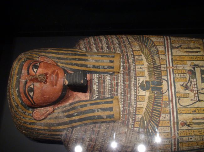 死生観に基づく葬送の風習が興味深いです。