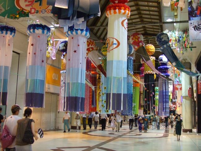 『仙台　七夕祭り』<br /><br />アーケード街の様子です。