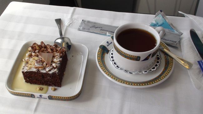 デザートとコーヒー。