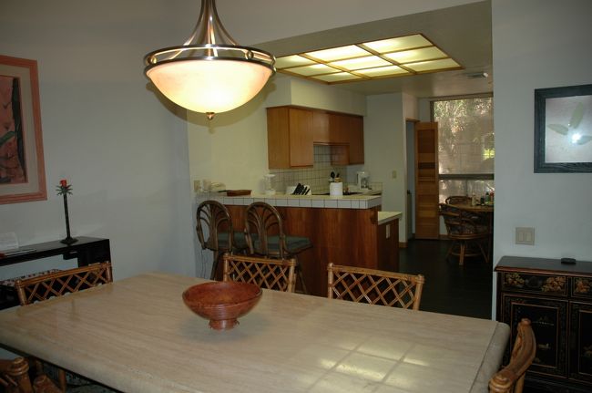 ベッドルーム、リビングルームが広い割には、普通のサイズのダイニング・キッチン。<br />また、キッチンの設備は最新型ではない。