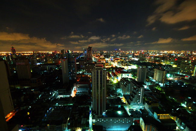 １５日夜。銃撃戦をやってる日です。<br />立てこもりエリア付近は、電気を止められたみたいで暗いですね。