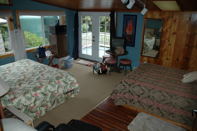 今夜の宿は、ボルケーノ内のＢ＆Ｂ「アロハ・ジャンクション」<br />部屋もそこそこ、広いキッチンやＰＣも使えて快適。<br />