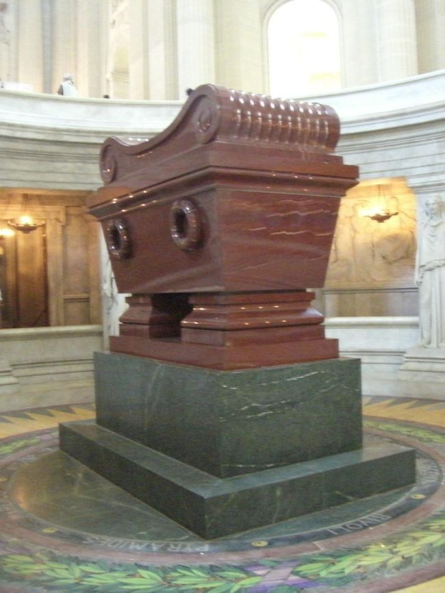 下から棺をみることもできます