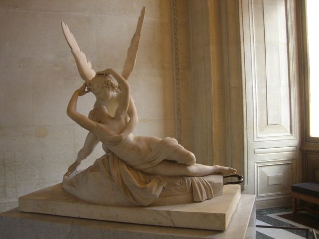 「エロスの接吻で目覚めるプシュケ」<br /><br />何故か周辺にはカップルの観光客ばかり<br /><br />お一人様にはちょっと辛い