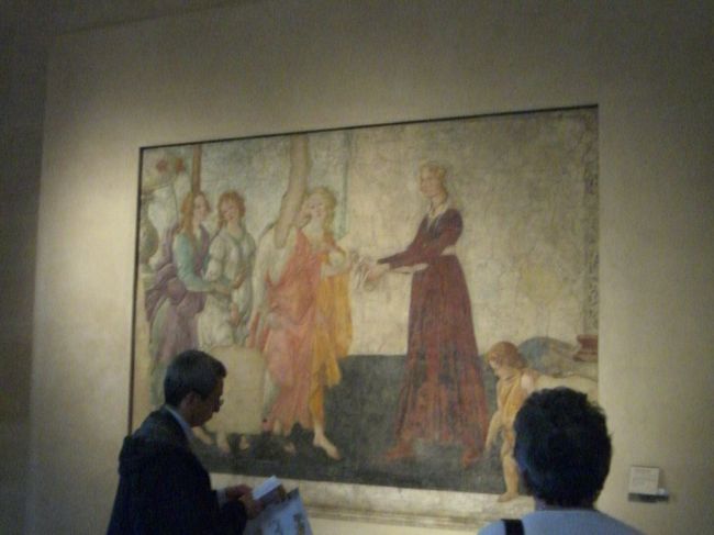 フレスコ画をイタリアから持ってきたそうです。<br /><br />さすがに無理があり絵は亀裂だらけ