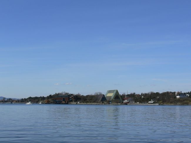 三角屋根のおうち。<br />昔からの伝統的建築でしょうか。