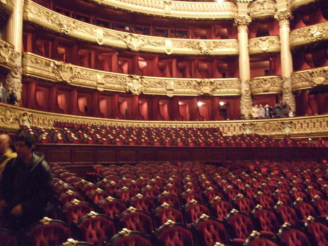 客席側からバルコニーを見たところ。