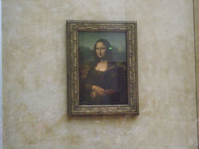 モナリザ。<br />話に聞いていた通り、小さな絵でした。<br />確かに美しいとは思うのですが、なぜにこれまでに支持されるのでしょうね。<br />