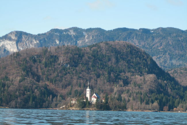 ブレット湖からブレット島