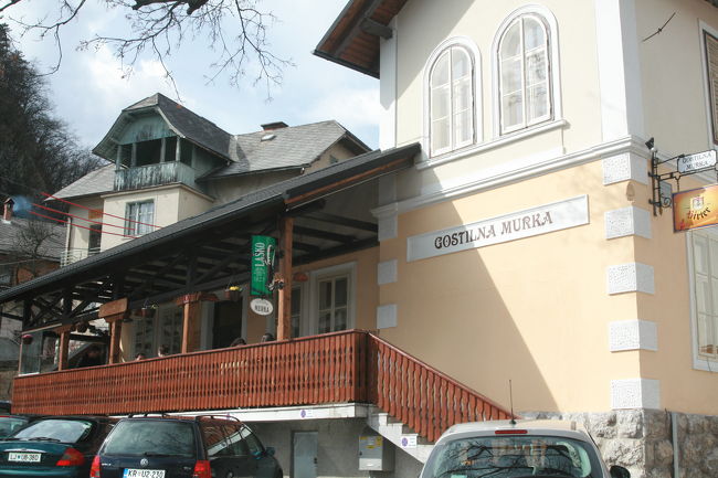 昼食で利用した、ブレット市街のレストラン<br />「ムルカ」