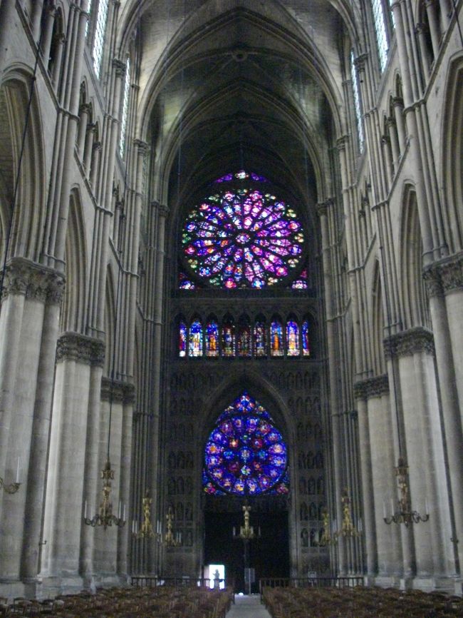 薔薇窓は、とても美しくて素晴らしいです。<br />