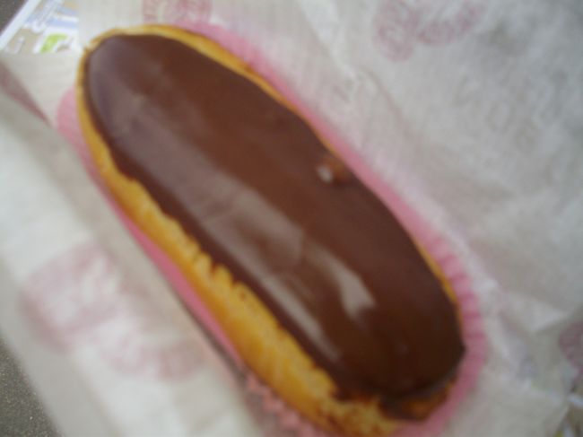 エクレアを食べました。<br />濃厚でとても美味しかったです。