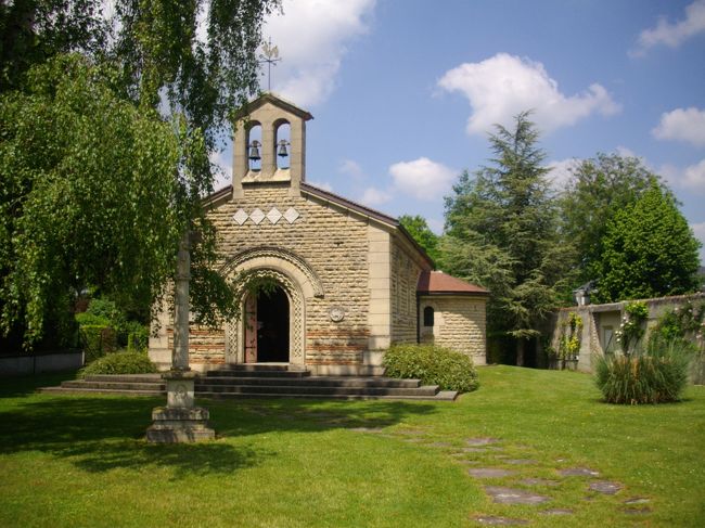 藤田チャペルです。<br />日本人画家レオナール･フジタがキリスト教に改宗後、礼拝堂を建設したそうです。