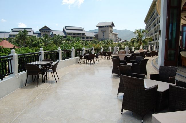 見晴らしよい広いテラスも、シー・リゾートの要件です。