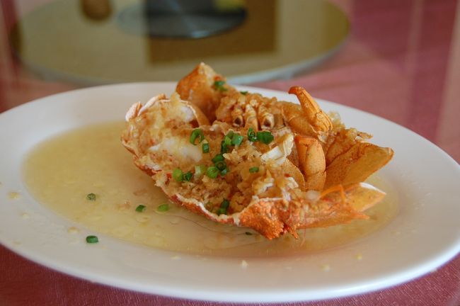 次の日の夕食は、三亜市内で海鮮料理。<br />「福海銀潮大酒店」<br />最高においしい海の幸をいただきました。<br />これは「セミ海老」。炒めてありますが、白蒸しも絶品