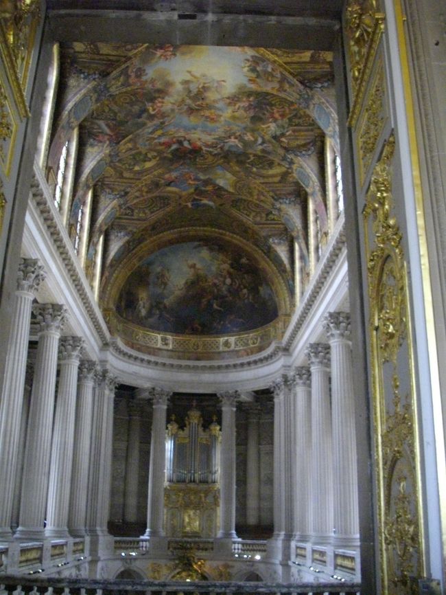 王室礼拝堂<br /><br />ルイ16世とマリー・アントワネットの婚礼も行われた礼拝堂です。<br />丸天井などは、バロック様式です。