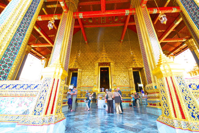 ぐるりと回って、また本堂に戻ります。