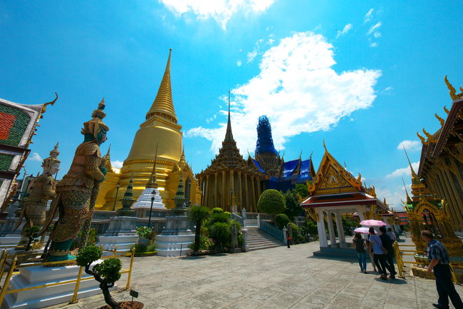 さて、中を見学します