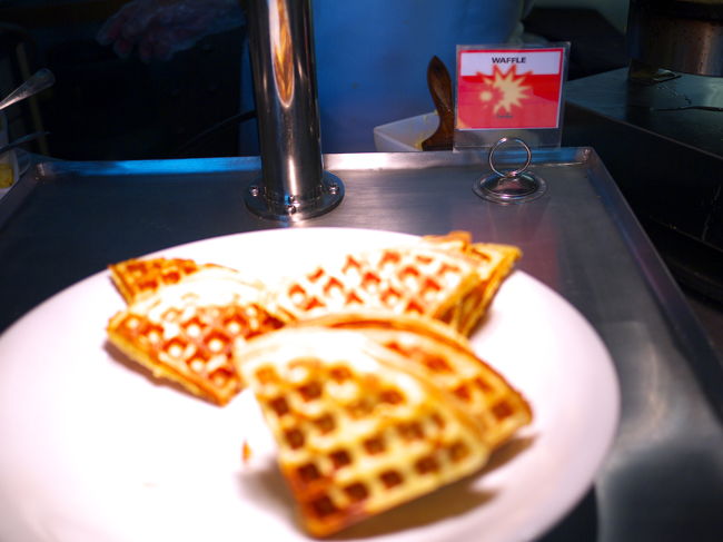 ワッフル。かなりおいしいです。