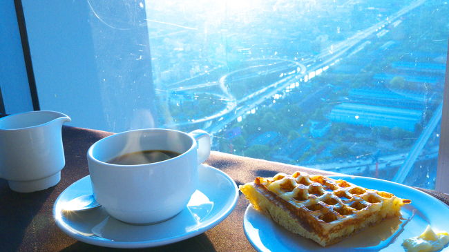 コーヒーとワッフルと景色