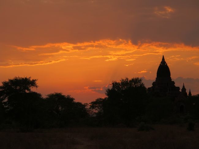 自転車で激走しましたが、夕日に間に合わず！<br /><br />一応、遠くから撮ってみました。