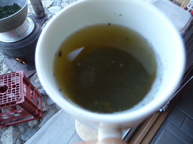 試飲・・・やはり・・・レンジより渋みは感じられますが・・・甘味が・不足・<br /><br />今までの中では・・・沸騰したお湯を注ぎます・50度くらいで飲める温度まで待つ・約20分・・・これが美味しいと思います<br /><br />普通は新茶は60度くらいの冷ましたお湯を入れるのですが？？？？？？？？？？？<br />