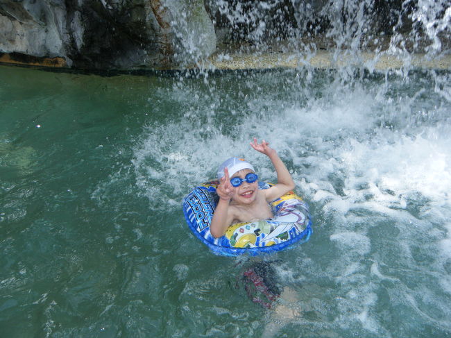 ぷかぷか浮いてます。