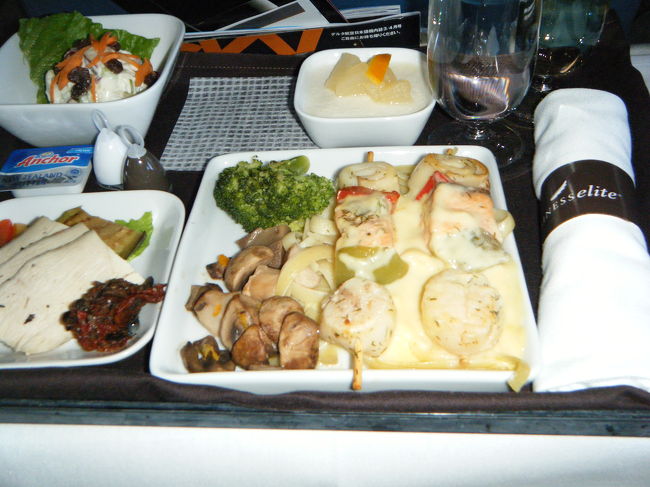 私はパスタにしました。<br /><br />無事セントレアに到着、入国は簡単でした。<br />あっという間の4日間でした。また時間があったら行って見たいです。パパが休みを取れないので、子供と二人でも行けるかも。