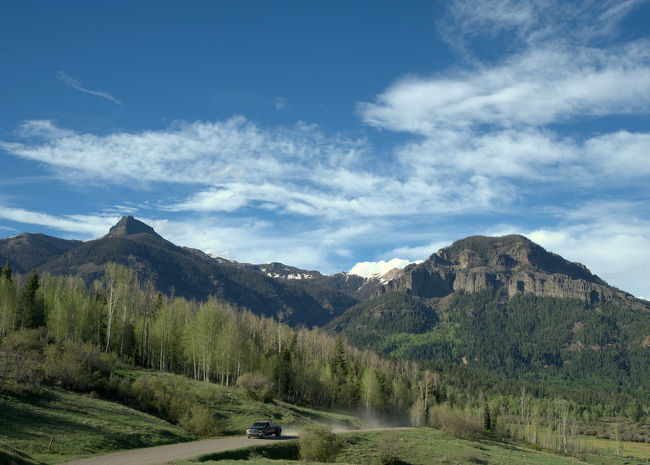 未だ、キャンプ場は思ったより空いていて･･時折見かける対向車。
