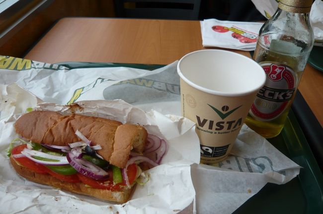 サンドｳｲッチとビールを。