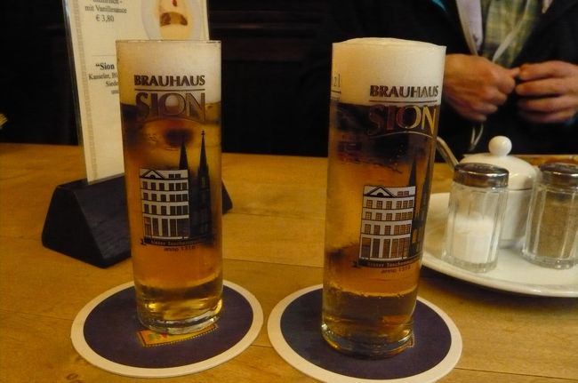 地ビール　ケルシュです。　やや苦味が強く、細長い<br />特別なグラスで。