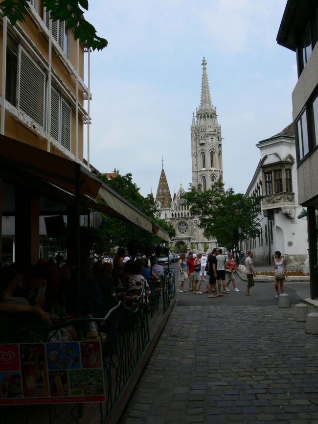 おしゃれなカフェなどあって<br />ハイソな感じです。