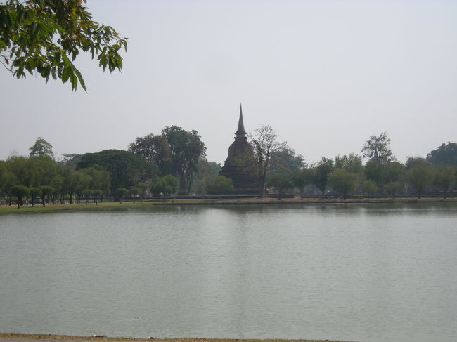 まだ見たい気持ちを残して、レンタル自転車の店に戻るぅ〜