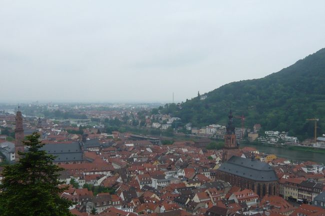 カールテオドール橋、ネッカー川、お天気で綺麗に見えます。<br />城の入り口で　音声ガイドを借りる。