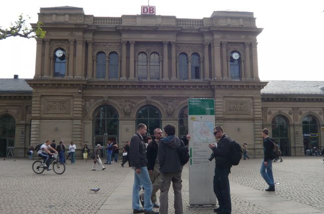 フランクフルトに帰り、シュテーデル美術館へ。　フェルメールの地理学者を見たかったのですが、　内部の改装工事で見れなかった。　残念！