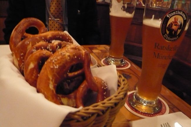 バイチェンビア（小麦を原料）とブレーツェル（パン）　で献立を選び。