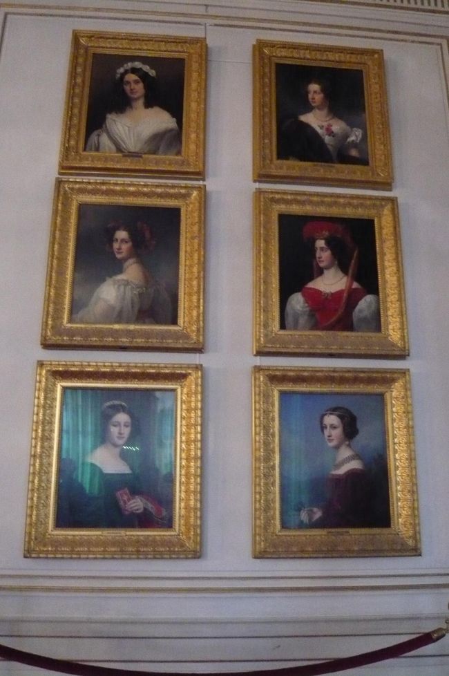 ルードイッヒ１世が愛した美女３６人の肖像画が部屋を埋め尽くす美人画ギャラリー