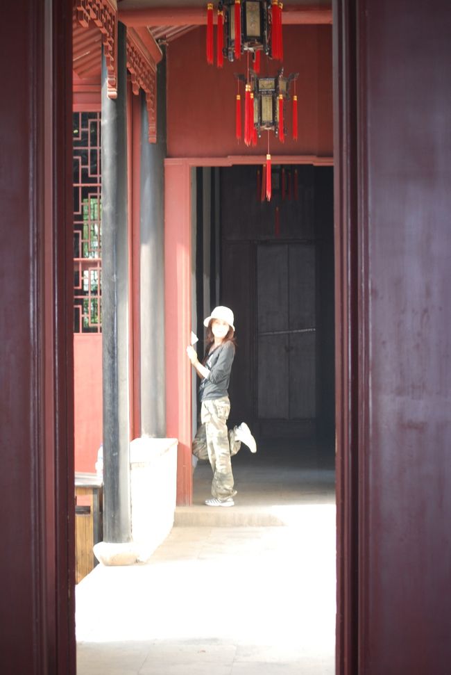 同里の中に昔の家とかが公開されててそのひとつの中です。きれいです…妻が(´0ﾉ｀*)